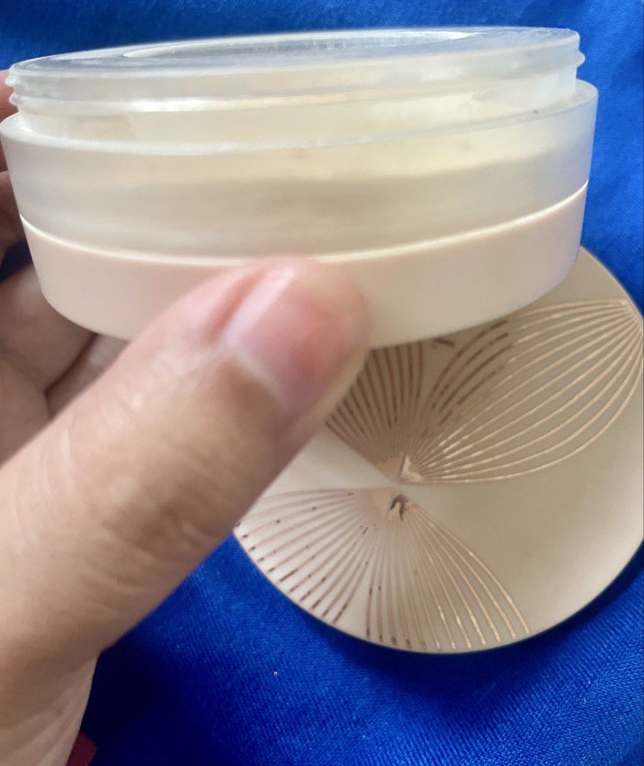 Teviant Loose Powder In Custard (Category: Makeup) located in Rizal. Submitted by massivedecluttering (Listing ID 1468784534, Image 2). Description: used around 2-3x lang.