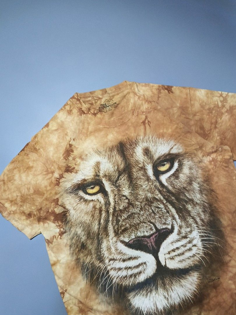 THE MOUNTAIN LION DESIGN TSHIRT DATED ©2001 (Category: Tshirts & Polo Shirts ) located in Cebu City. Submitted by kramarklegitseller_2022 (Listing ID 1468808585, Image 2). Description: THE MOUNTAIN LION DESIGN LARGE BUT FITS TO XL WIDTH "23 LENGTH "30 AS NEW CONDITION 10/10 COLORATE NO ISSUE NEED WASH 950 + SF CEBU LOCATION 📍 CAN SHIP NATIONWIDE 🚢🛫.