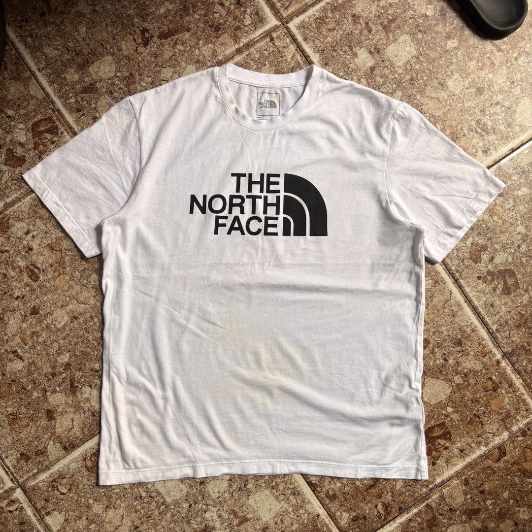 The North Face (Category: Tshirts & Polo Shirts ) located in Manila. Submitted by loydgani (Listing ID 1468767903, Image 1). Description: Length: 28 Width: 22 Sleeve Length: 16 Size: Us (M) Asia (L) price + sf Issue: Need wash, washable Stain. 📍Cebu.