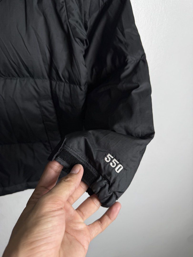 The North Face 550 Down Puffer Jacket (Category: Coats, Jackets and Outerwear) located in Daraga. Submitted by casualthread (Listing ID 1468881568, Image 2). Description: The North Face 550 Down Puffer Jacket Authentic No issue ( isang himol himol lang last pic di halata) Like new 18.5 width 23 Length 20 sleeve 16 shoulder to shoulder Can fit small to med women.