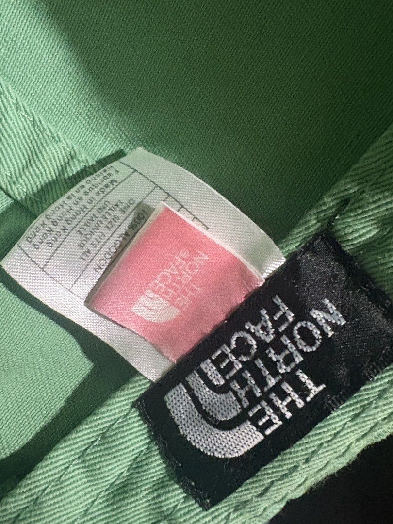 The North Face Cap Vintage 2000’s release (Category: Caps & Hats) located in Binan City. Submitted by micosarchive (Listing ID 1468743493, Image 3). Description: dm for more pics vintage!! 2000-2004 release year.