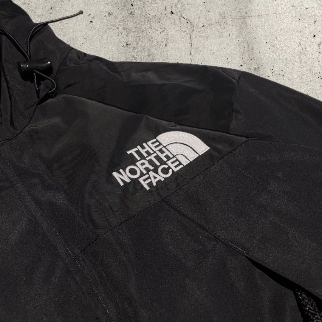 The North Face Gore-Tex (Category: Coats, Jackets and Outerwear) located in Angeles City. Submitted by 5am.collective (Listing ID 1468797593, Image 3). Description: The North Face Gore-Tex 1990 Dimensions: 24/28 (Large-XLarge) As New Condition, Fresh from bale💙 PHP 2599 Only or Best Offer🏷️ 5AM Collective .