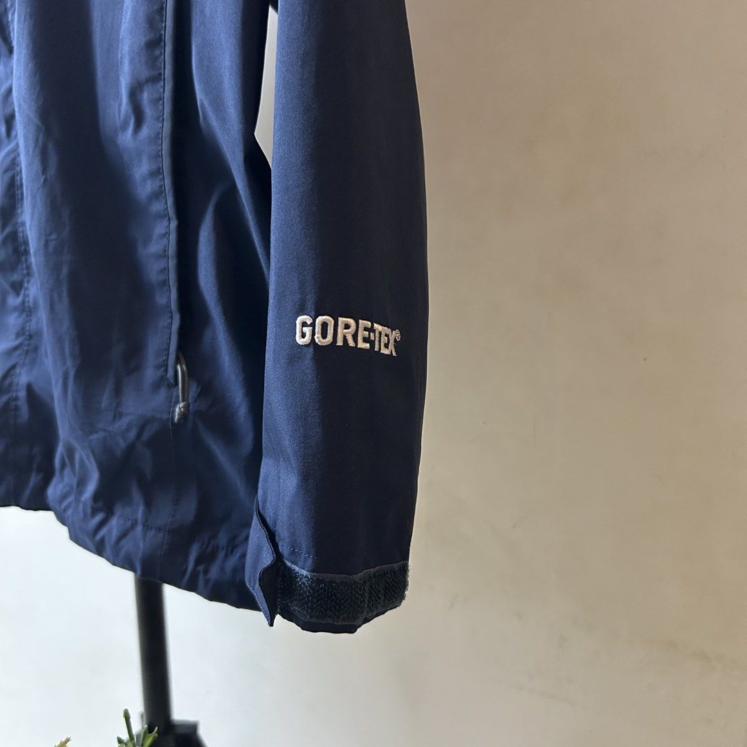 The North Face Gore-Tex Jacket (Category: Coats, Jackets and Outerwear) located in Bacolod City. Submitted by dashloots (Listing ID 1468879357, Image 3). Description: The North Face Gore-Tex Jacket Navy Blue colorway Medium on tag W-23’ , L-29’ Flaws: none Mode of delivery: (J&T) 📦 Price: 1,500 Negotiable for sure buyers! Location: Bacolod City, Negros Occ.📍.