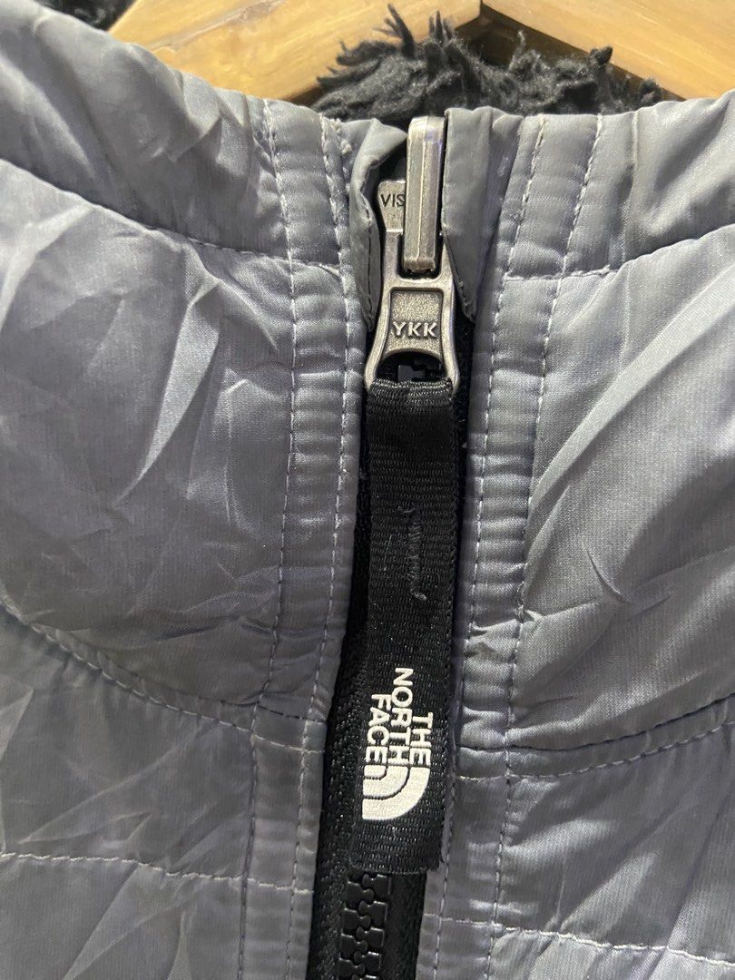 The North Face boys Reversible Perrito Jacket (Category: Coats, Jackets and Outerwear) located in Tukuran. Submitted by retrothrifter88 (Listing ID 1468784420, Image 3). Description: 19x25 Boys Large Small for adult.
