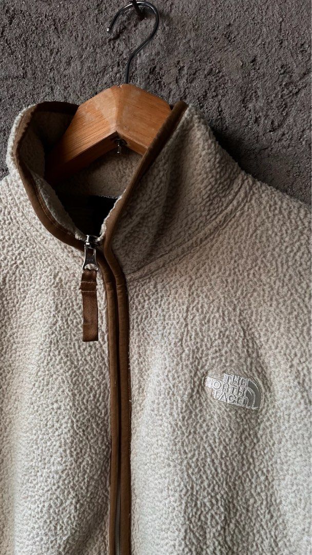 The North Face Sherpa Fleece Jacket (Category: Coats, Jackets and Outerwear) located in Cabuyao City. Submitted by kisyana (Listing ID 1468718467, Image 2). Description: .
