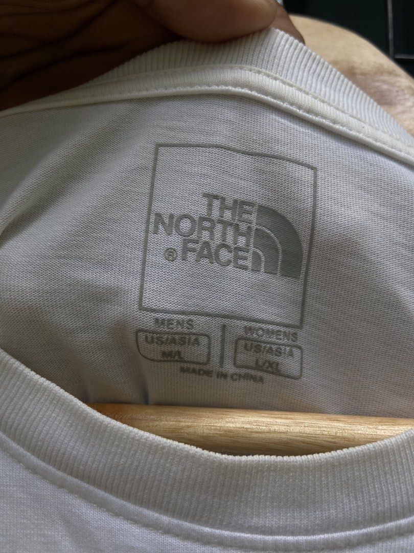 THE NORTH FACE SHIRT (Category: Tshirts & Polo Shirts ) located in Salug. Submitted by bagdoi_finds (Listing ID 1468749107, Image 3). Description: GODD AS BRAND NEW.
