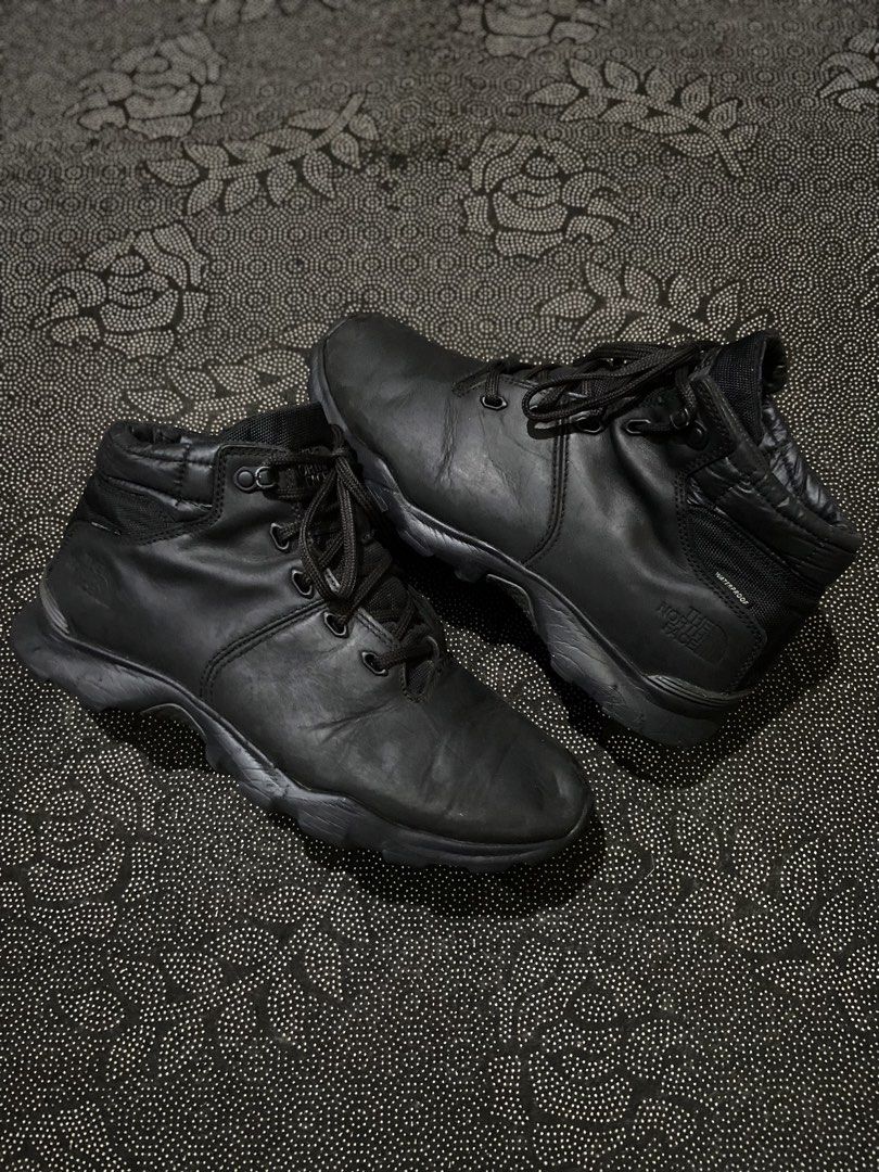 The North Face Thermoball Versa Chukka🔥 (Category: Boots) located in Liloan. Submitted by kjsneaks (Listing ID 1468817407, Image 1). Description: WTS📢 PANG TREKKING NYU SSOB🙌 Size 8 men, 26cm Authentic Very good condition Sign of usage Can do shipping Dm me📥.