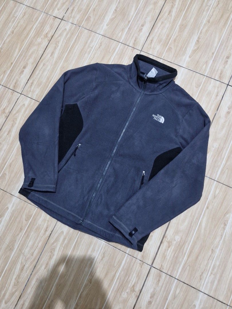 The NorthFace jacket (Category: Coats, Jackets and Outerwear) located in Antipolo. Submitted by kentoy6666 (Listing ID 1468901587, Image 2). Description: .