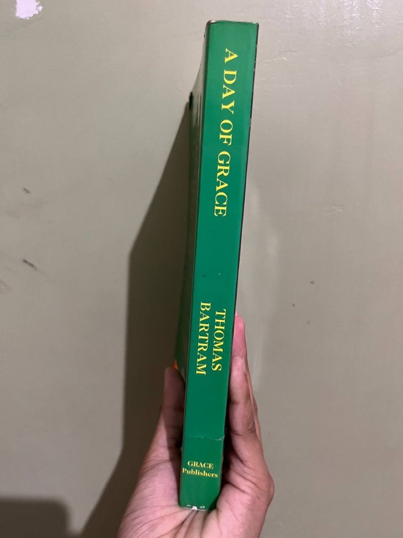 Thomas Bartram - A Day Of Grace (Category: Storybooks) located in Carmen. Submitted by grei.librongbaligya. (Listing ID 1468883920, Image 2). Description: Thomas Bartram - A Day Of Grace Show minor corner creasing. Moderate paper tanning..