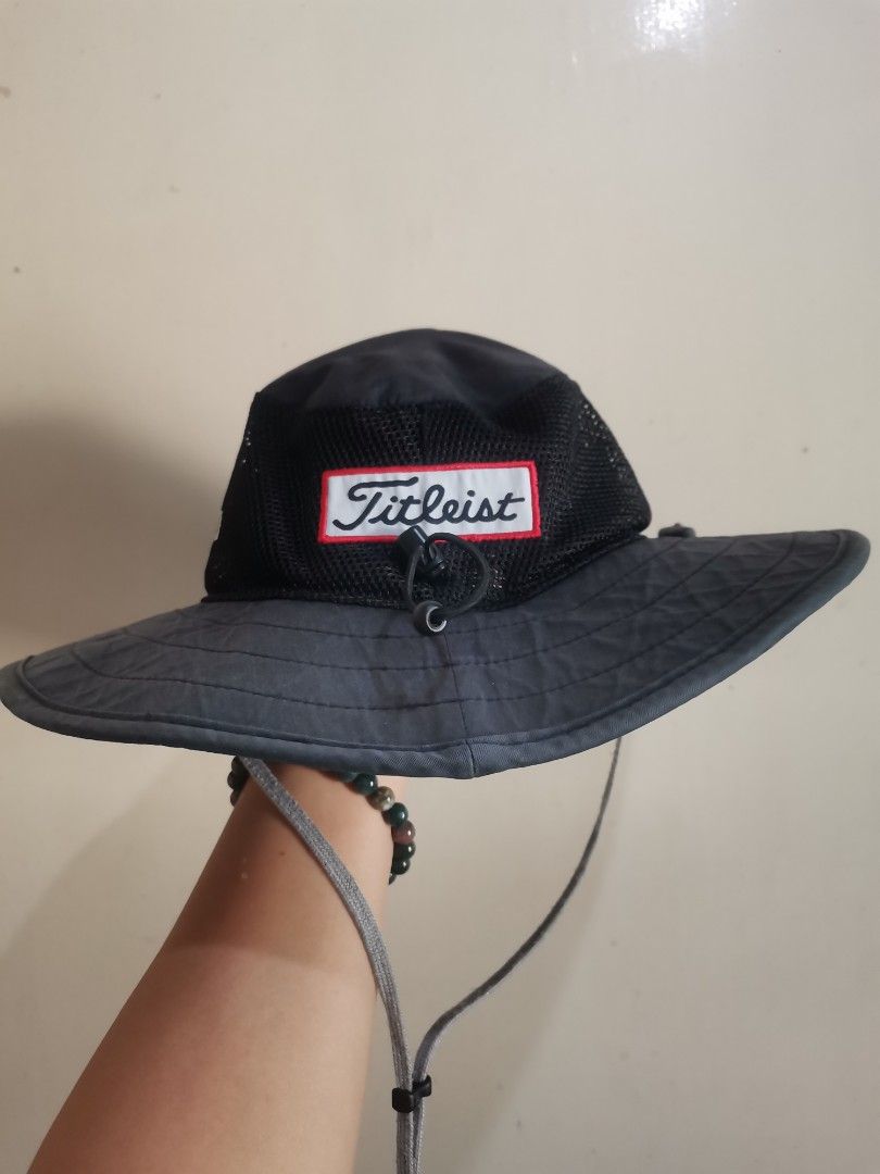 Titleist bush hat (Category: Caps & Hats) located in Davao. Submitted by marcio17 (Listing ID 1468715426, Image 2). Description: Goodcondition 8 color rate Issue :sign of usaged, sweat stain. Med to large fit 650 freeshipping only.