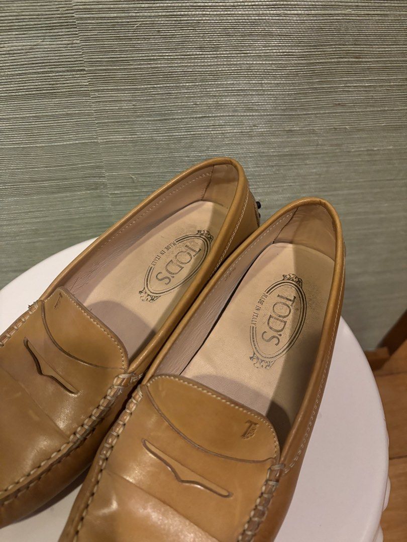 Tod's Tan Leather Loafers (Category: Sneakers & Footwear) located in Muntinlupa City. Submitted by juliegarcia (Listing ID 1468811184, Image 3). Description: 🚢 Shipping fee not included. 💸 Price negotiable. 💌 DM for more photos & info. .