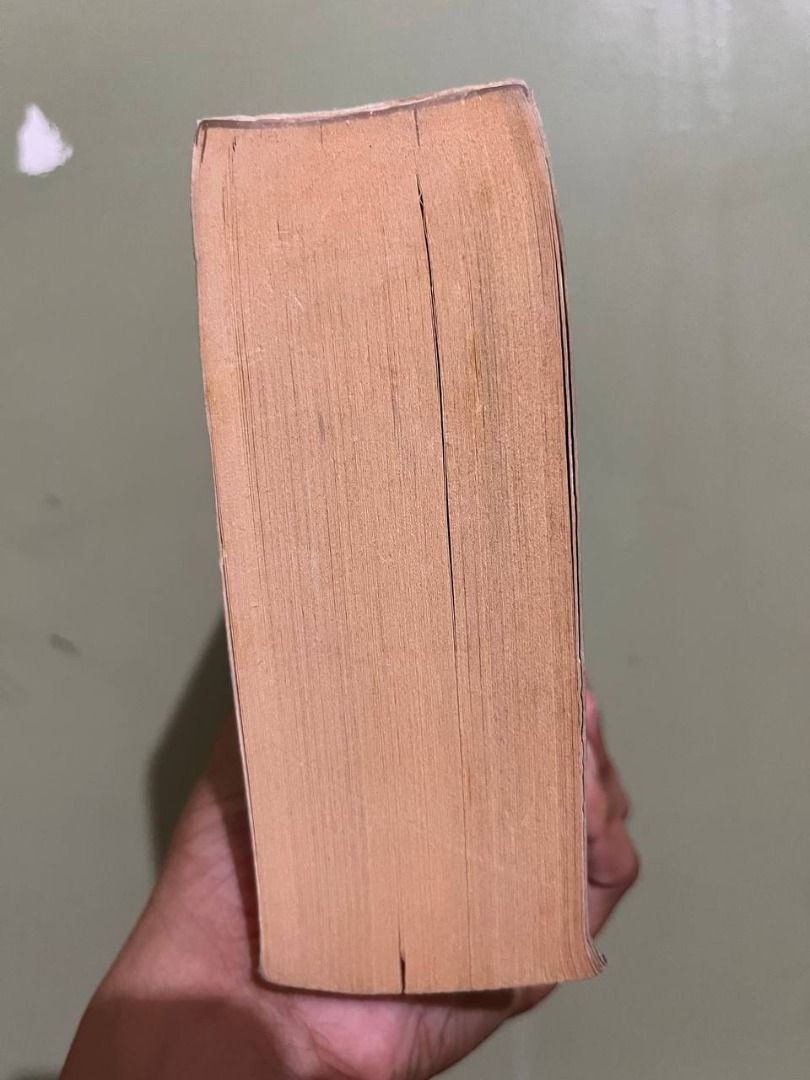 Tom Wolfe - A Man in Full (Category: Storybooks) located in Carmen. Submitted by grei.librongbaligya. (Listing ID 1468787868, Image 3). Description: Tom Wolfe - A Man in Full.