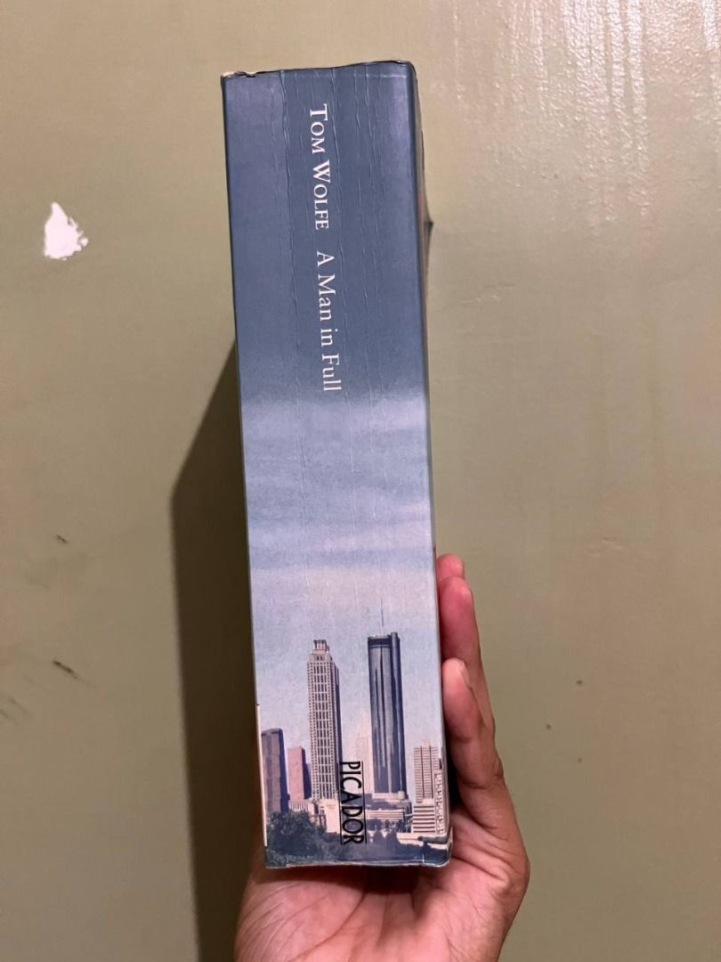 Tom Wolfe - A Man in Full (Category: Storybooks) located in Carmen. Submitted by grei.librongbaligya. (Listing ID 1468787868, Image 2). Description: Tom Wolfe - A Man in Full.