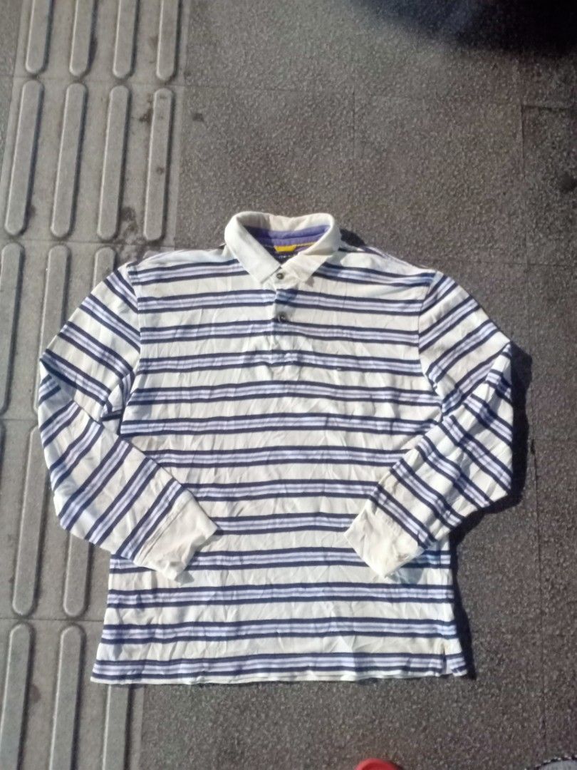 Tommy Helfiger (Category: Sleep and Loungewear) located in Pasig City. Submitted by thrifttofit (Listing ID 1468858112, Image 1). Description: Tommy Helfiger Long sleeve Size Miduem Fit to large Condition 10/10 Colorrate 9/10 L-27 W-24.5 Pasig city.