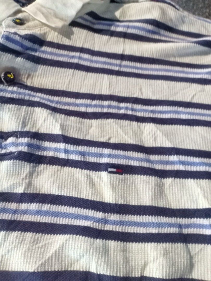 Tommy Helfiger (Category: Sleep and Loungewear) located in Pasig City. Submitted by thrifttofit (Listing ID 1468858112, Image 2). Description: Tommy Helfiger Long sleeve Size Miduem Fit to large Condition 10/10 Colorrate 9/10 L-27 W-24.5 Pasig city.