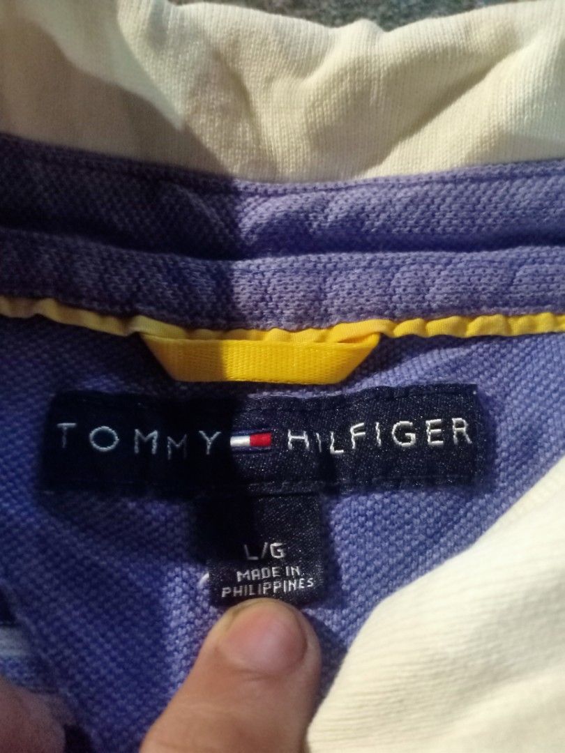 Tommy Helfiger (Category: Sleep and Loungewear) located in Pasig City. Submitted by thrifttofit (Listing ID 1468858112, Image 3). Description: Tommy Helfiger Long sleeve Size Miduem Fit to large Condition 10/10 Colorrate 9/10 L-27 W-24.5 Pasig city.