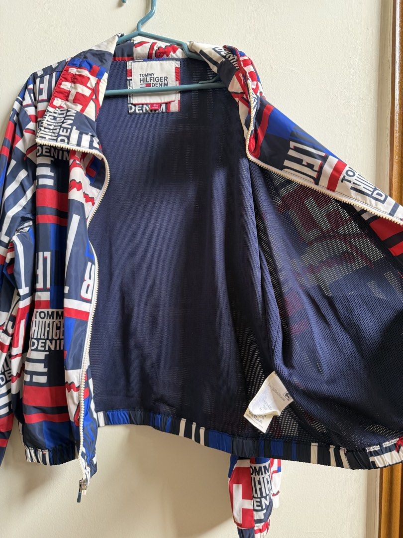 tommy hilfiger denim windbreaker jacket (Category: Coats, Jackets and Outerwear) located in Manila. Submitted by _____car0usell (Listing ID 1468721123, Image 2). Description: - authentic tommy hilfiger, bought in Vegas (around 7k php) - says XL, but fits xs-xl depends on your style (im xs; oversized look) - women / men unisex.
