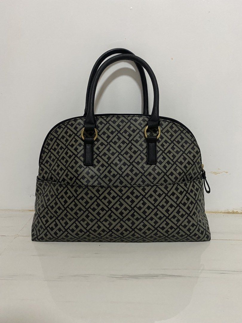 Tommy Hilfiger Dome Satchel TH monogram (Category: Shoulder Bags) located in Manila. Submitted by morsgotthrift (Listing ID 1468766083, Image 2). Description: Tommy Hilfiger Dome Satchel TH monogram Gold hardware with tommy hilfiger ingrave Authentic No issue Rank A condition Excellent condition 1,450+sf.