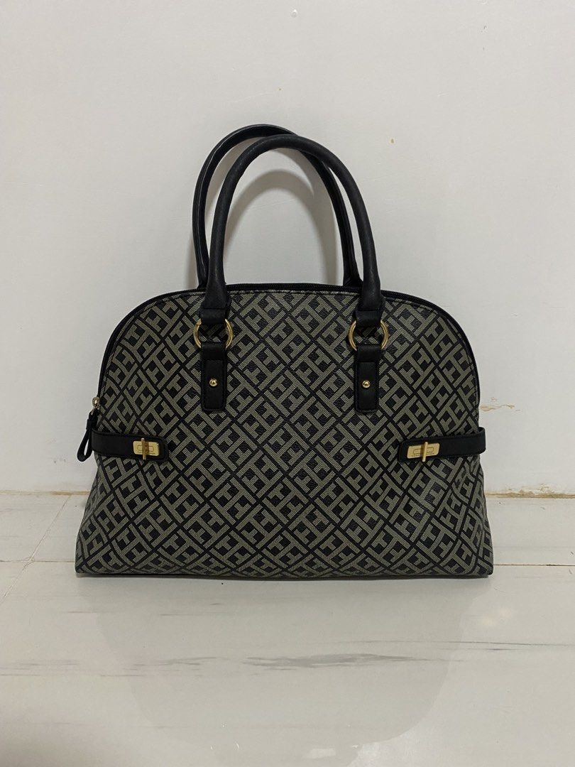 Tommy Hilfiger Dome Satchel TH monogram (Category: Shoulder Bags) located in Manila. Submitted by morsgotthrift (Listing ID 1468766083, Image 1). Description: Tommy Hilfiger Dome Satchel TH monogram Gold hardware with tommy hilfiger ingrave Authentic No issue Rank A condition Excellent condition 1,450+sf.