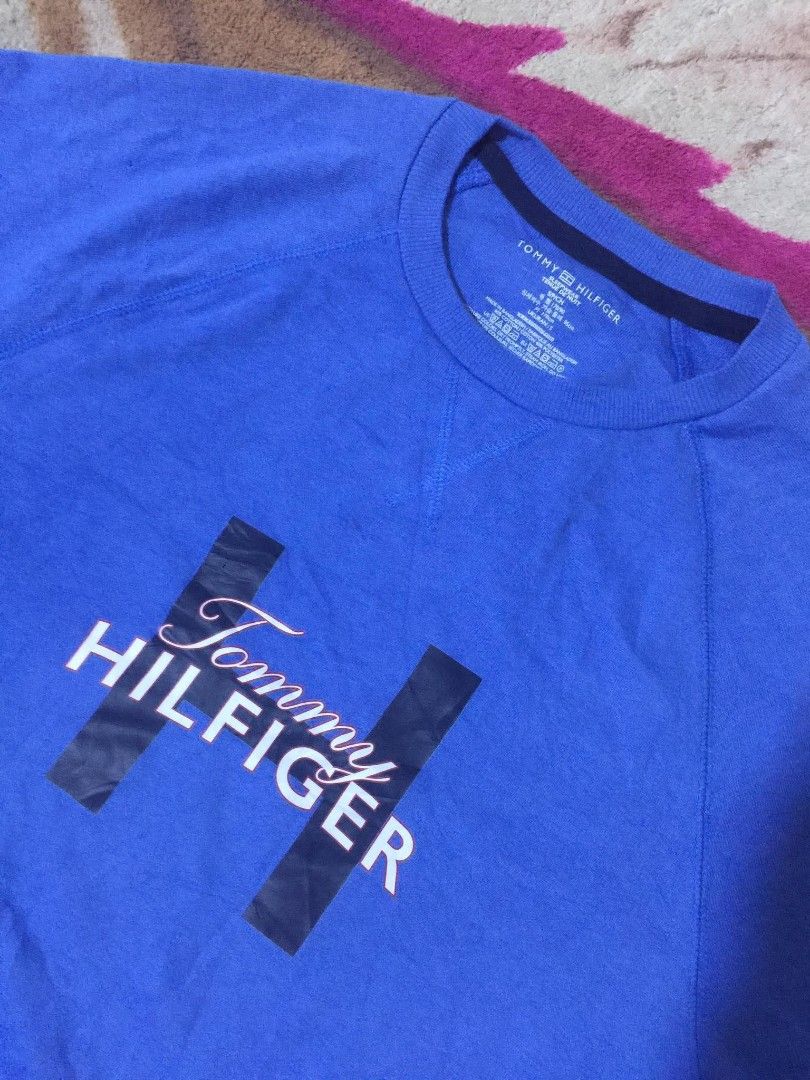 tommy hilfiger knitted (Category: Activewear) located in Tagum. Submitted by urbanoadulajr (Listing ID 1468841767, Image 2). Description: tommy hilfiger knitted Medium 20x27 As new Mine 650.