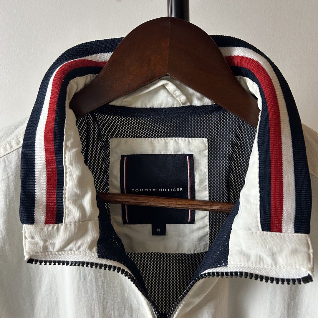 Tommy Hilfiger Lightweight Bomber Jacket (Category: Coats, Jackets and Outerwear) located in Bacolod City. Submitted by dashloots (Listing ID 1468884996, Image 3). Description: Tommy Hilfiger Lightweight Bomber White colorway Medium on tag W-23’ , L-26.5’ Flaws: sign of used Mode of delivery: (J&T) 📦 Price: 1,300 Negotiable for sure buyers! Location: Bacolod City, Negros Occ.📍.