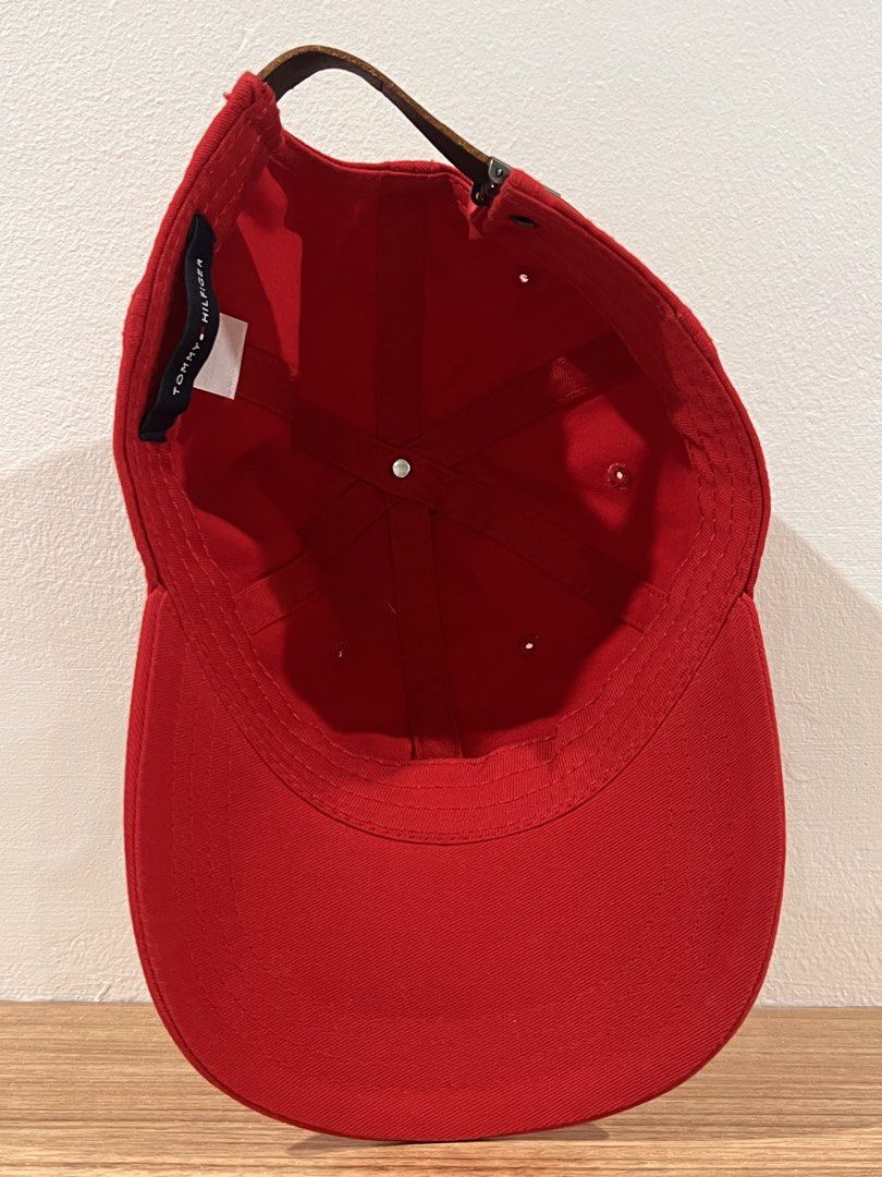 Tommy Hilfiger Red Cap (Category: Hats & Beanies) located in Manila. Submitted by preloved_items122 (Listing ID 1468816352, Image 2). Description: .