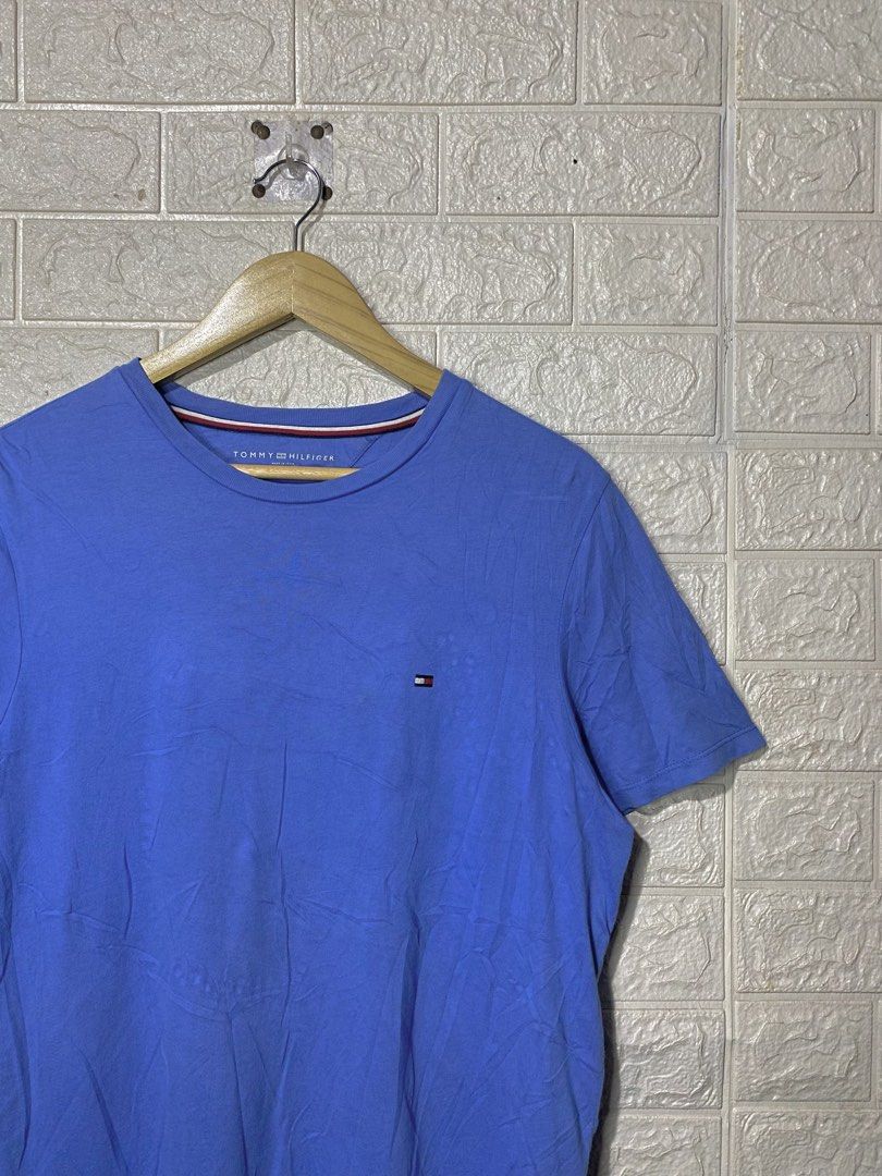 Tommy Hilfiger Side Logo T-Shirt (Category: Tshirts & Polo Shirts ) located in Davao. Submitted by vanthriftfinds5 (Listing ID 1468820729, Image 3). Description: 📌No Issue 📌Excellent condition 📌Size” Small on tag •Length: 26.5 •Width: 19.5 📌Color rate: 9.9/10 DM TO PURCHASE.📩 🏙️ Location: Davao City 8000 📌Shipping Nationwide. Payment First Basis. No COD. Can provide ids and vouch for your safety. Mode of payment: Gcash Delivery Courier: JN