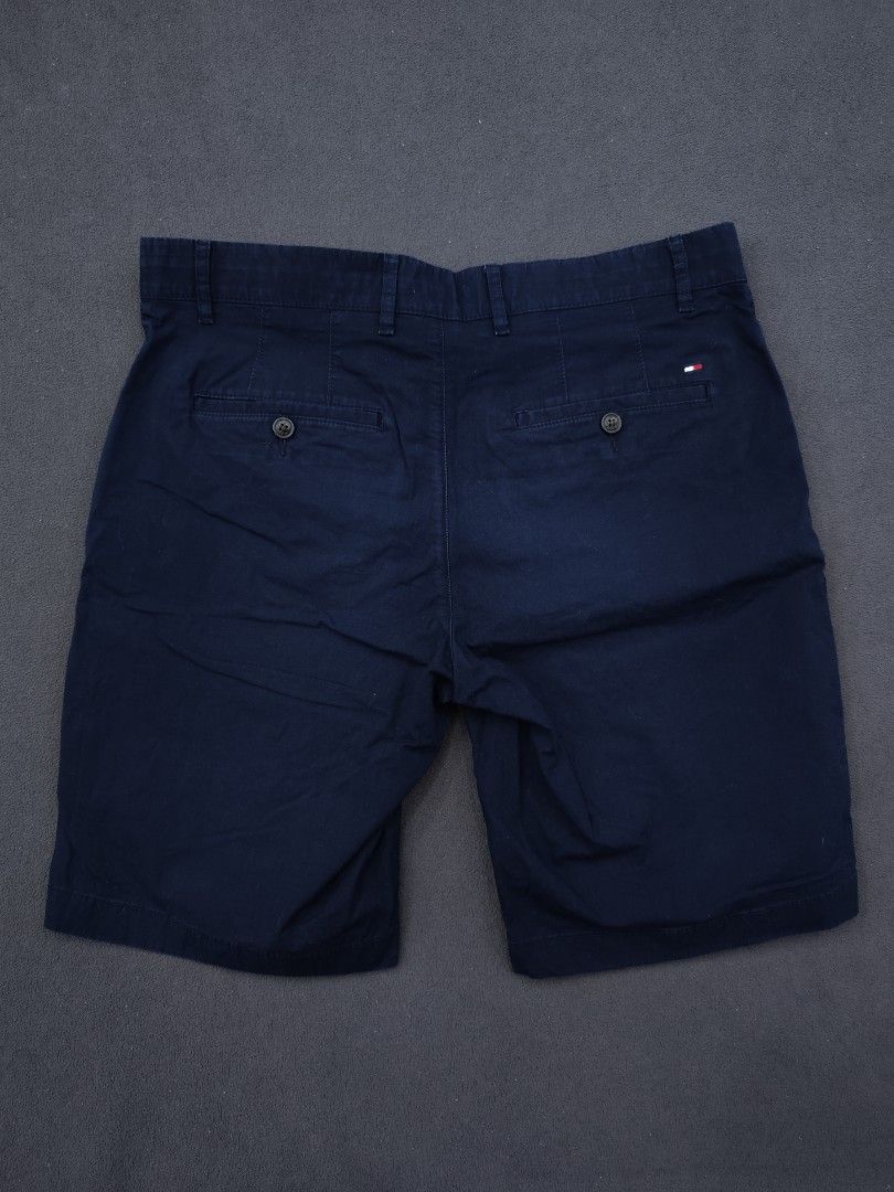 Tommy Hilfiger Walking Shorts (Category: Shorts) located in Bulacan. Submitted by emilj23 (Listing ID 1468724799, Image 2). Description: Tommy Hilfiger Walking Shorts Size 33 on tag L 19 W 34 Leg Hole 10 Condition 9/10 Color rate 9/10 No Issue.