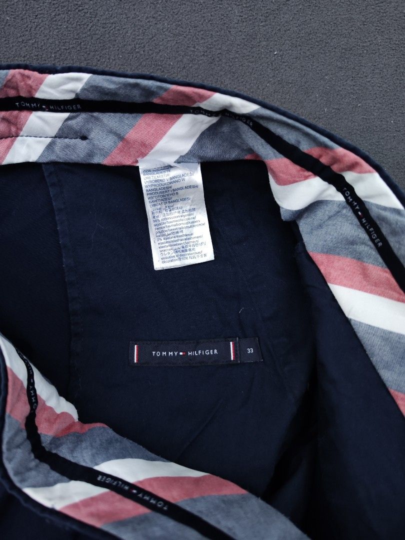 Tommy Hilfiger Walking Shorts (Category: Shorts) located in Bulacan. Submitted by emilj23 (Listing ID 1468724799, Image 3). Description: Tommy Hilfiger Walking Shorts Size 33 on tag L 19 W 34 Leg Hole 10 Condition 9/10 Color rate 9/10 No Issue.