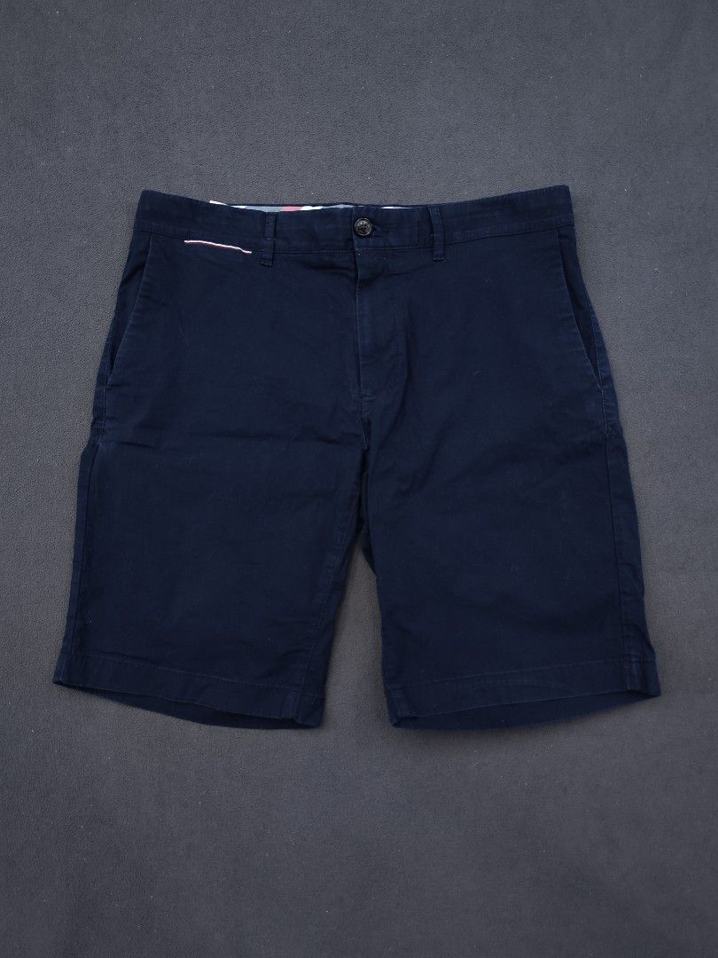 Tommy Hilfiger Walking Shorts (Category: Shorts) located in Bulacan. Submitted by emilj23 (Listing ID 1468724799, Image 1). Description: Tommy Hilfiger Walking Shorts Size 33 on tag L 19 W 34 Leg Hole 10 Condition 9/10 Color rate 9/10 No Issue.