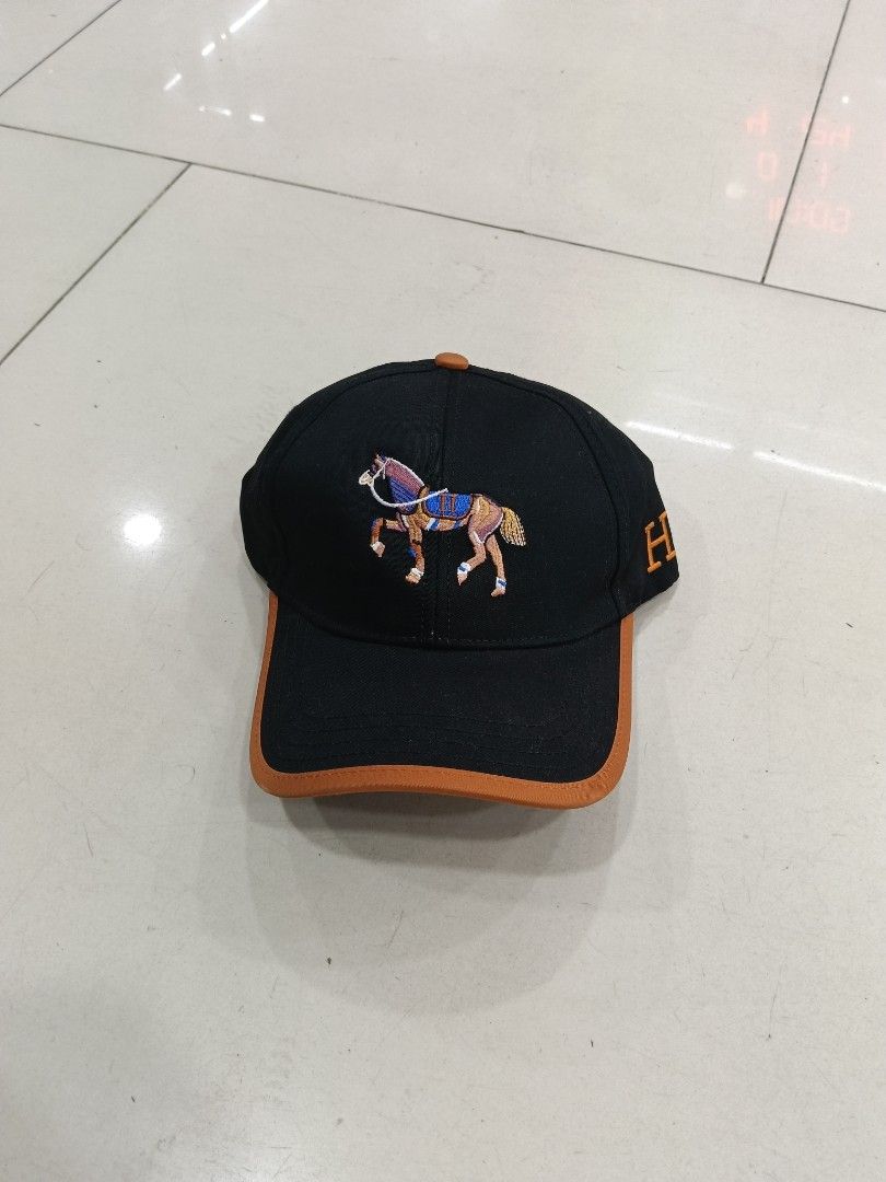 TOP GRADE HATS/CAPS (Category: Caps & Hats) located in Manila. Submitted by shayydee (Listing ID 1468806371, Image 1). Description: dm for more details 📩✅ door to door ✅ cash on delivery 🚚✅ top grade hats/caps✅✅✅.
