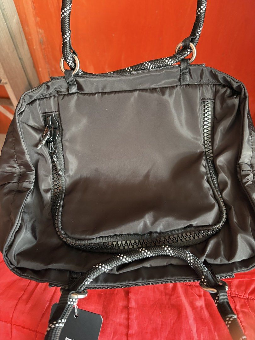 Topologie tote bag (Category: Belt bags, Clutches and Pouches) located in Las Pinas. Submitted by preslee.moore (Listing ID 1468872300, Image 3). Description: Brand new Topologie tote bag Complete inclusions of tags and dust bag.