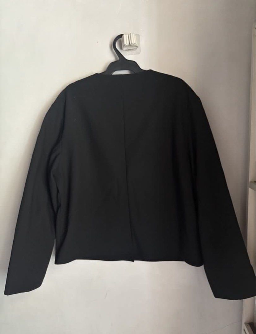 Topten10 Black Button-Up Jacket (Category: Coats, Jackets and Outerwear) located in General Trias. Submitted by r_bimil (Listing ID 1468722502, Image 2). Description: Topten10 Black Button-Up Jacket for sale!.