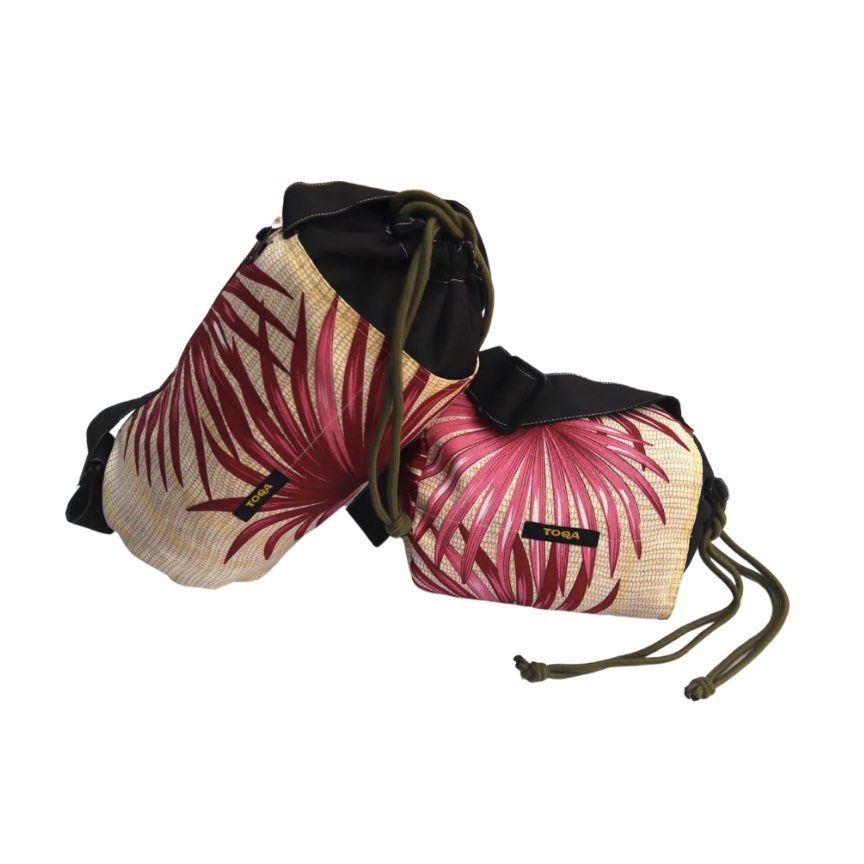 Toqa Sling Tote in Papyrus (Category: Shoulder Bags) located in Manila. Submitted by gbyeclothes (Listing ID 1468899088, Image 2). Description: Only used once but I love this bag! Just letting this one go since I have it in another print that I always use.
