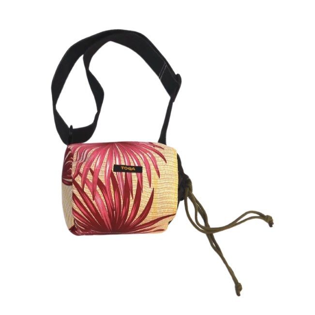 Toqa Sling Tote in Papyrus (Category: Shoulder Bags) located in Manila. Submitted by gbyeclothes (Listing ID 1468899088, Image 3). Description: Only used once but I love this bag! Just letting this one go since I have it in another print that I always use.