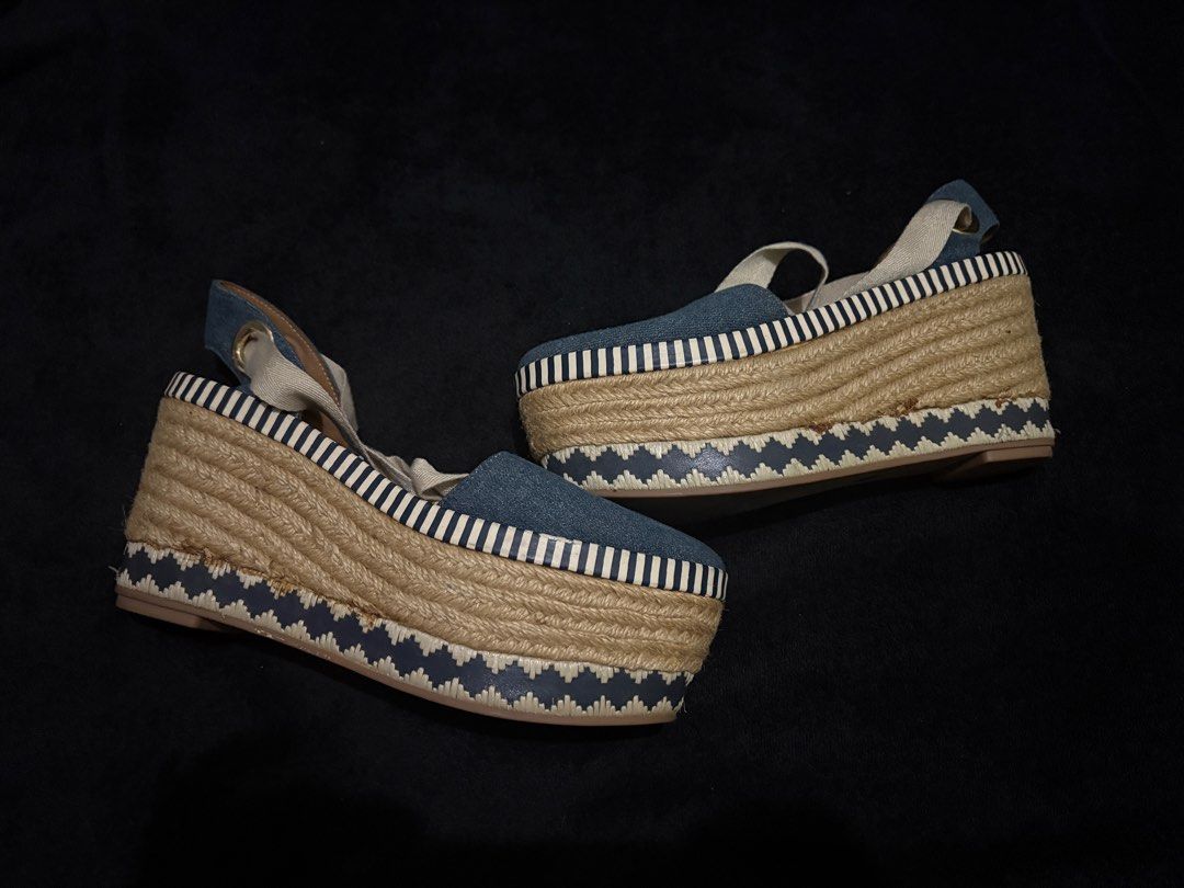 Tory Burch Denim Espadrille Wedge Sandals (Category: Wedges) located in Quezon City. Submitted by sempai_shoemaker (Listing ID 1468828916, Image 3). Description: FOR SALE LEGIT TORY BURCH DANDY DENIM ESPADRILLE WEDGE SIZE 6.5 womens Mint condition Orig price 350 USD SELLING IT FOR ONLY 8000php Pm for more info Meet up Tomas morato quezon city - Brand: Tory Burch - Style: Denim wedge sandals with closed-toe design - Details: Cream ribbon wrap-arou