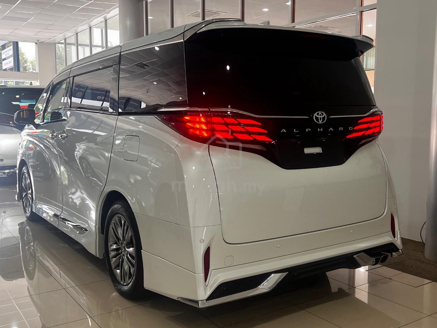 Toyota Alphard Z, Cars, Cars for Sale on Carousell