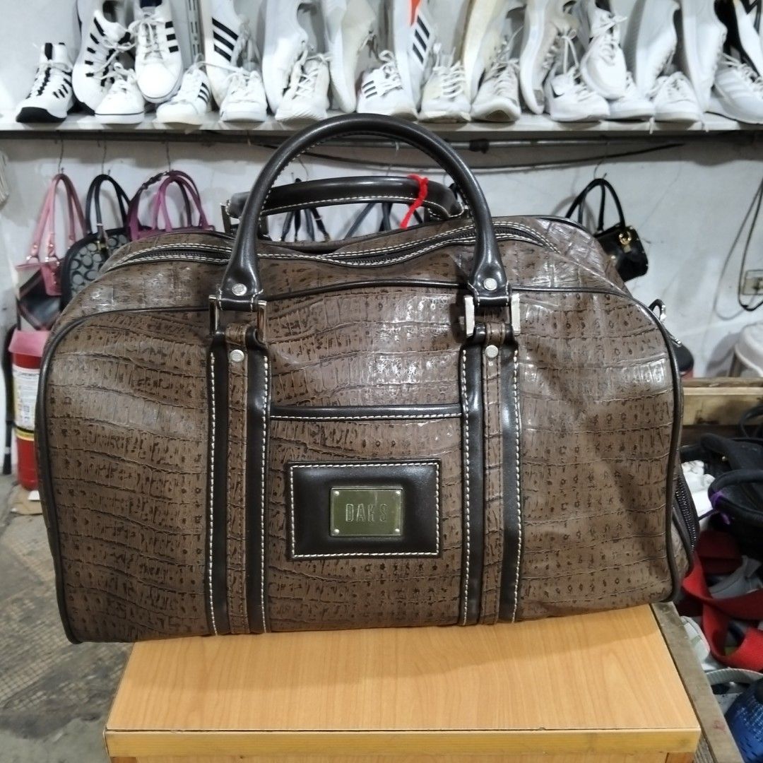 Travel Bag Daks (Category: Clutches) located in El Salvador. Submitted by francheskaukayukay (Listing ID 1468772917, Image 1). Description: .
