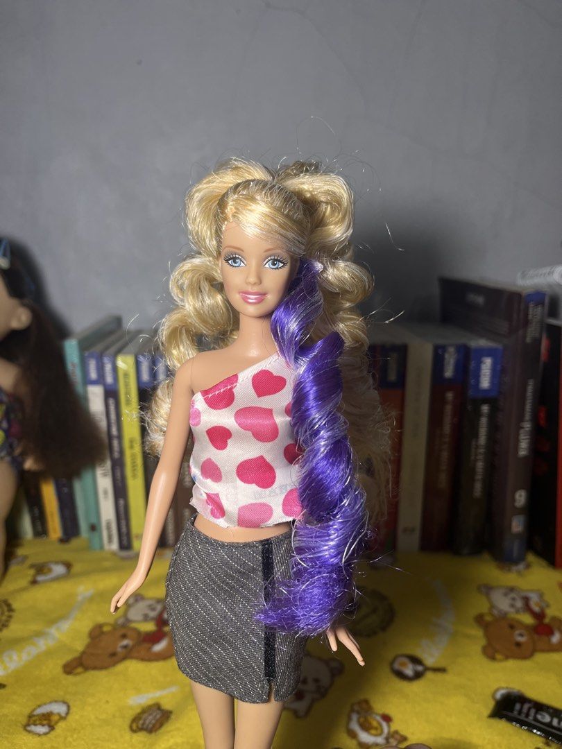 Trendy and bendy barbie rareee (Category: Gundam & Model Kits) located in Manila. Submitted by newearth.041b72 (Listing ID 1468777954, Image 3). Description: Very rare to find na itoo As is Flaws may mga hair lang na wala pero di halata Very vendable parin ng hair niya kasama niya yung og wig na purple no crack neck not of outfit .