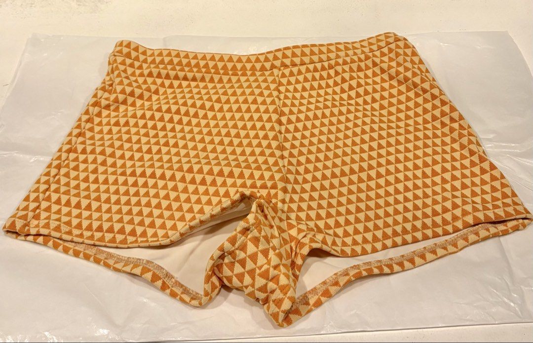 Triangl Swim Shorts (Category: Bikinis & Swimsuits) located in Taguig. Submitted by loise001_of_rewear (Listing ID 1468856577, Image 1). Description: Triangl swim shorties in a retro pattern. Brand new with tags. Size XS. Color and fit are very, very flattering. For sizing, please refer to Triangl’s size guide: https://triangl.com/pages/size-guide?srsltid=AU7gw4XD7OQ7iN66pa4U3Fc5rhVHAzk-unF7Q-7_EAEMNdP-ROZPrH5S No returns or exchanges. Please fee