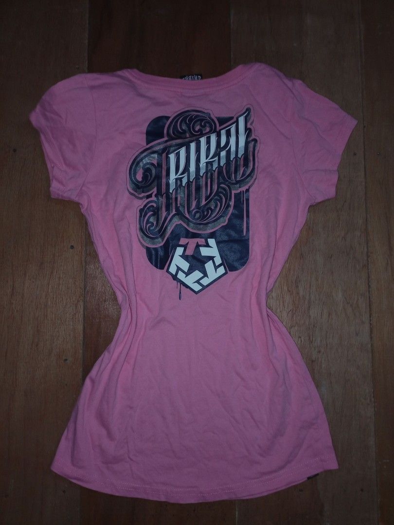 Tribal T-shirt (Category: Shirts) located in Valenzuela. Submitted by wearitbabe.hk (Listing ID 1468815938, Image 1). Description: .