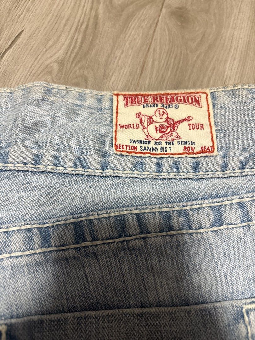 True religion (Category: Shorts) located in Cavite. Submitted by cesxyyylll (Listing ID 1468719084, Image 2). Description: Size 26.