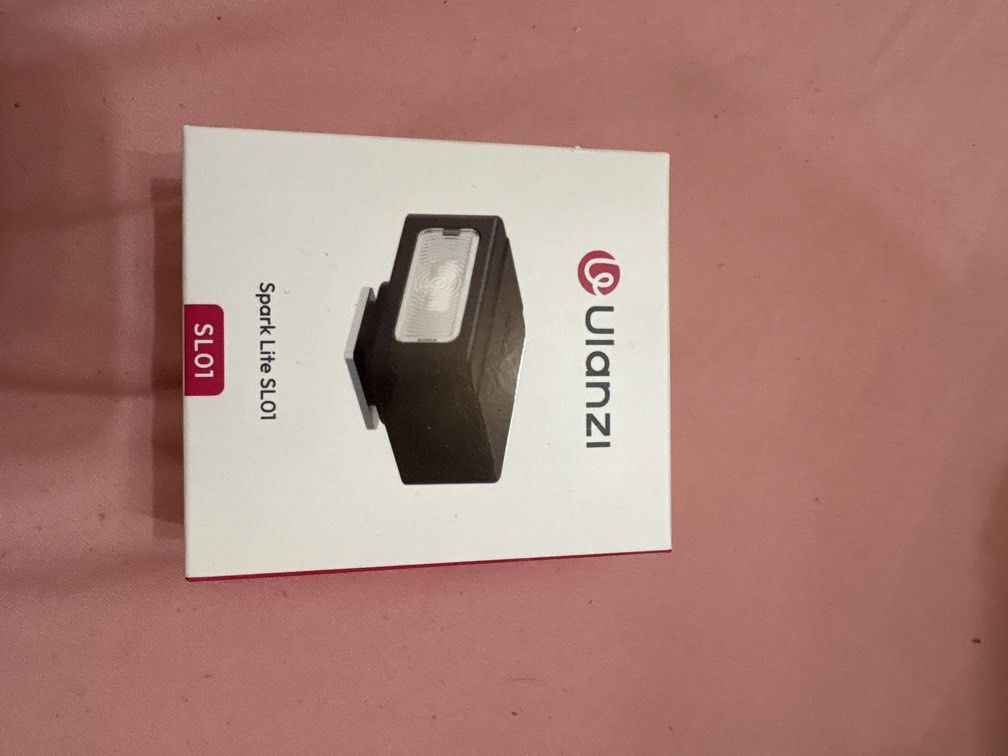 Ulanzi Spark Lite SL01 Flash (Category: Other Gadgets) located in Imus. Submitted by mooonke (Listing ID 1468874323, Image 1). Description: .