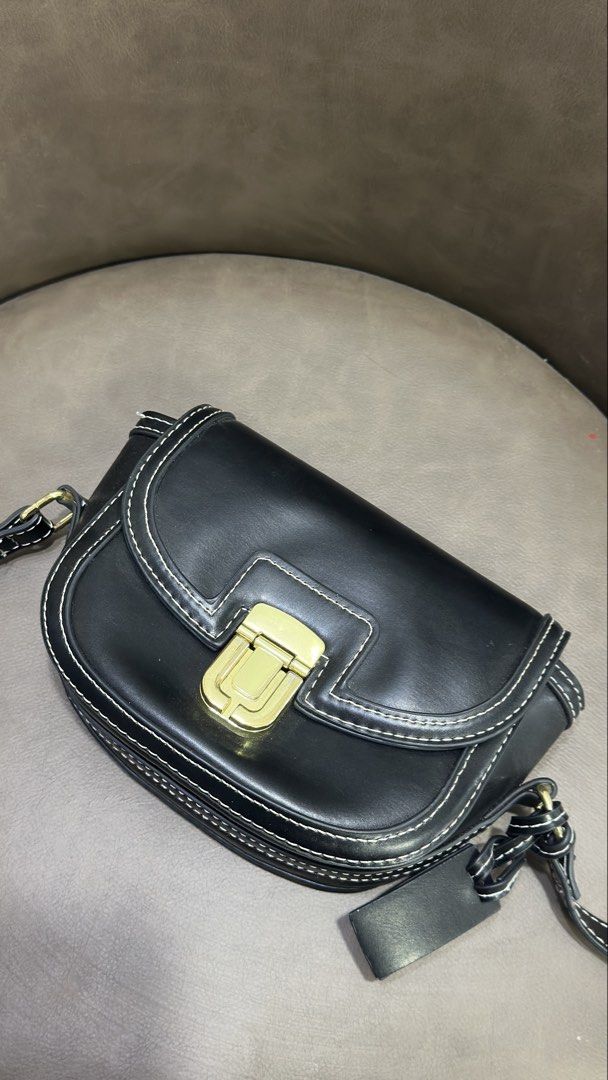 Unbranded Bag (Category: Purses & Pouches) located in Batangas. Submitted by closetofmaria (Listing ID 1468713350, Image 2). Description: Rfs: decluttering 8/10 condition.