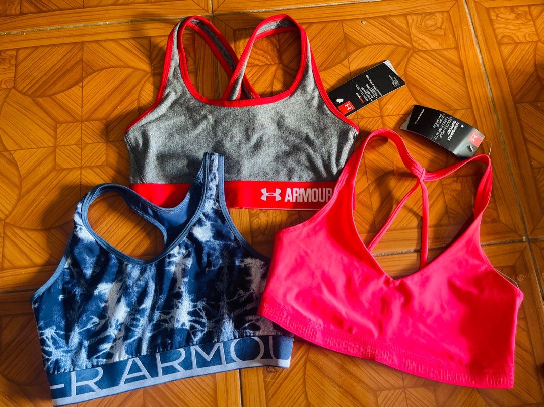 Under Armour Medium Bundle (Category: Activewear) located in Manila. Submitted by rare_goldy (Listing ID 1468868489, Image 1). Description: .