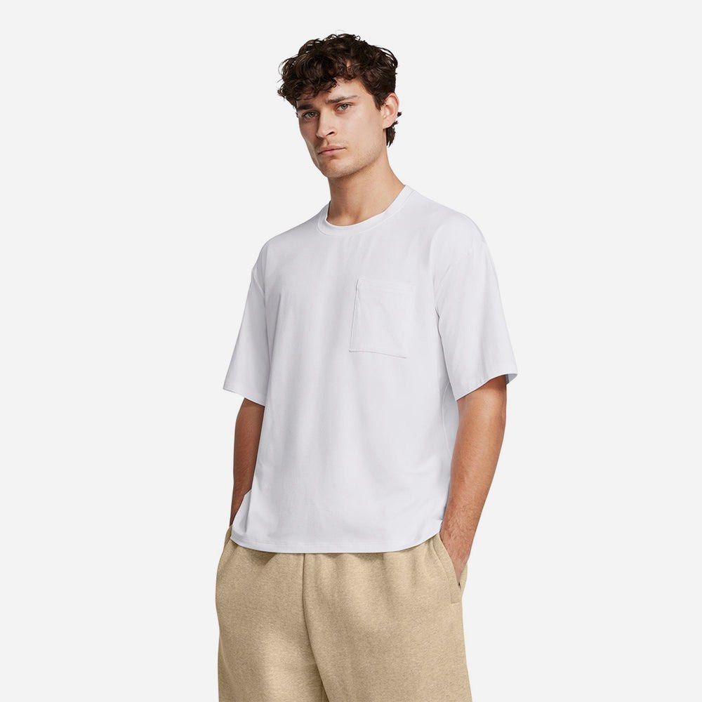 Under Armour Meridian Pocket tee (Category: Tshirts & Polo Shirts ) located in Cavite. Submitted by onebeancent (Listing ID 1468915090, Image 2). Description: Size: Large (Semi Cropped) Dimension: 21.5" Width | 25" Length Color: White Color Rate: 10/10 Issue: None Condition: Like new‼️ Price: 550php Additional Shipping Fee (J&T Small Pouch) 75php Luzon 100php visayas 120php mindanao.