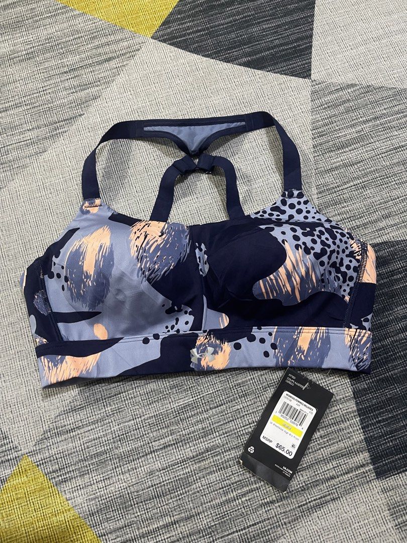 Under armour sportsbra (Category: Racket and Ball Sports) located in Taytay. Submitted by ekselentekondisyon (Listing ID 1468850391, Image 1). Description: Under armour sportsbra Brandew w/hangtag Original/legit Size medium Taytay rizal location No issue.