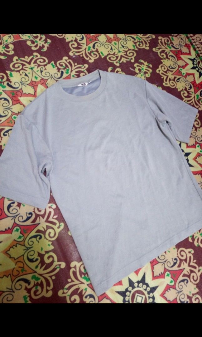 Uniqlo Airism lighten blue (Category: Formal Shirts) located in Manila. Submitted by leoshopthrifted (Listing ID 1468836218, Image 2). Description: Uniqlo Airism lighten blue, good condition. Budget meal.