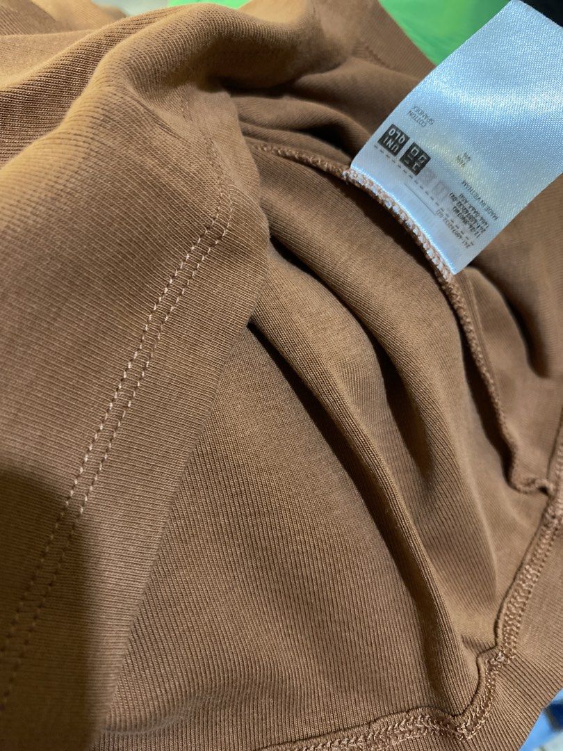 Uniqlo baby tee (Category: Shirts) located in Dagupan City. Submitted by lejgumiran07 (Listing ID 1468904892, Image 3). Description: .