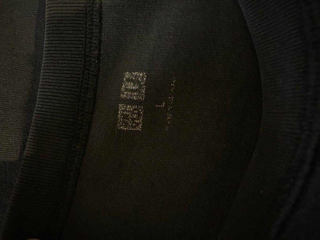 uniqlo basic tee (Category: Tshirts & Polo Shirts) located in Kuala Lumpur. Submitted by zadenmalik (Listing ID 1468802404, Image 2). Description: .